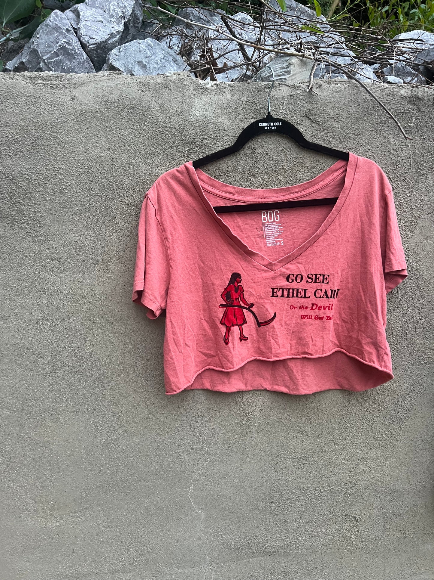 Go See Ethel Cain or the Devil Will Get You - Faded Red Crop Top