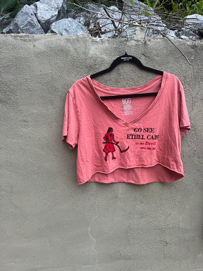 Go See Ethel Cain or the Devil Will Get You - Faded Red Crop Top