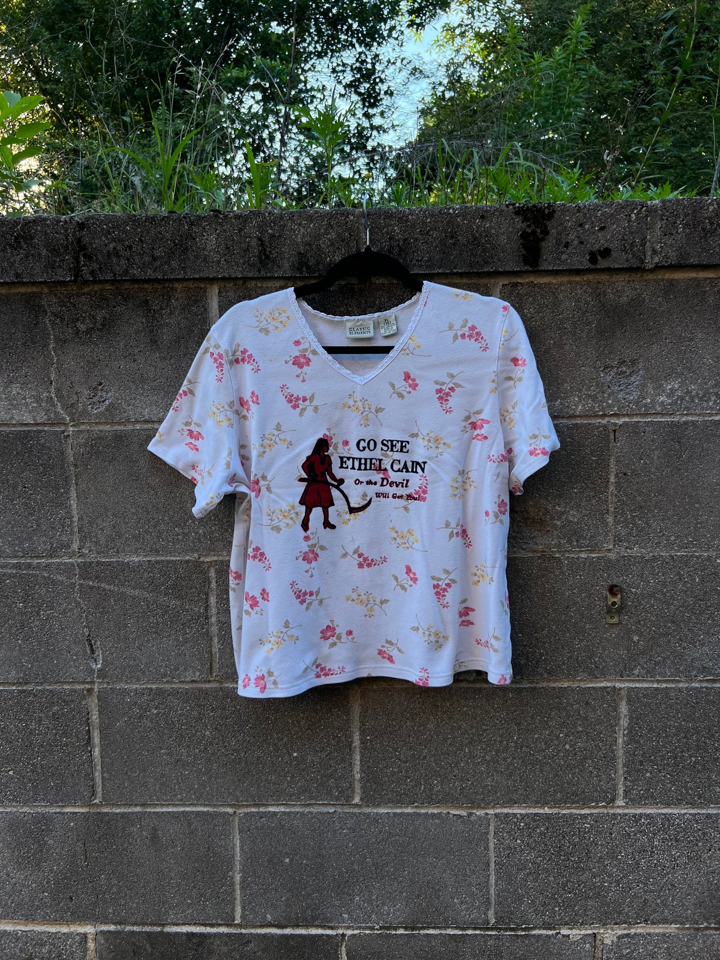 Go See Ethel Cain or the Devil Will Get You - Vintage Floral V-neck Shirt