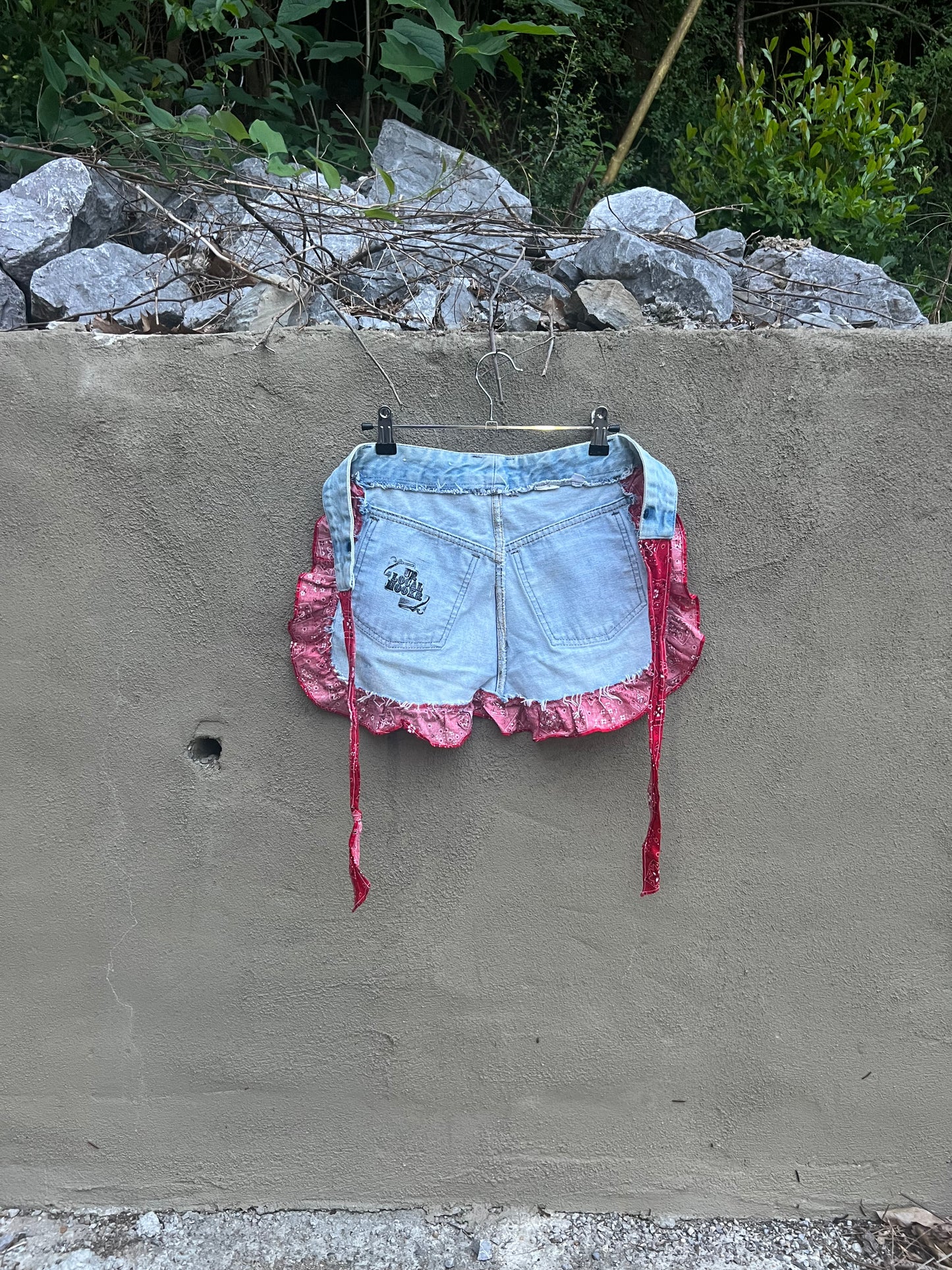 Go See Ethel Cain or the Devil Will Get You - Guess Jeans Apron