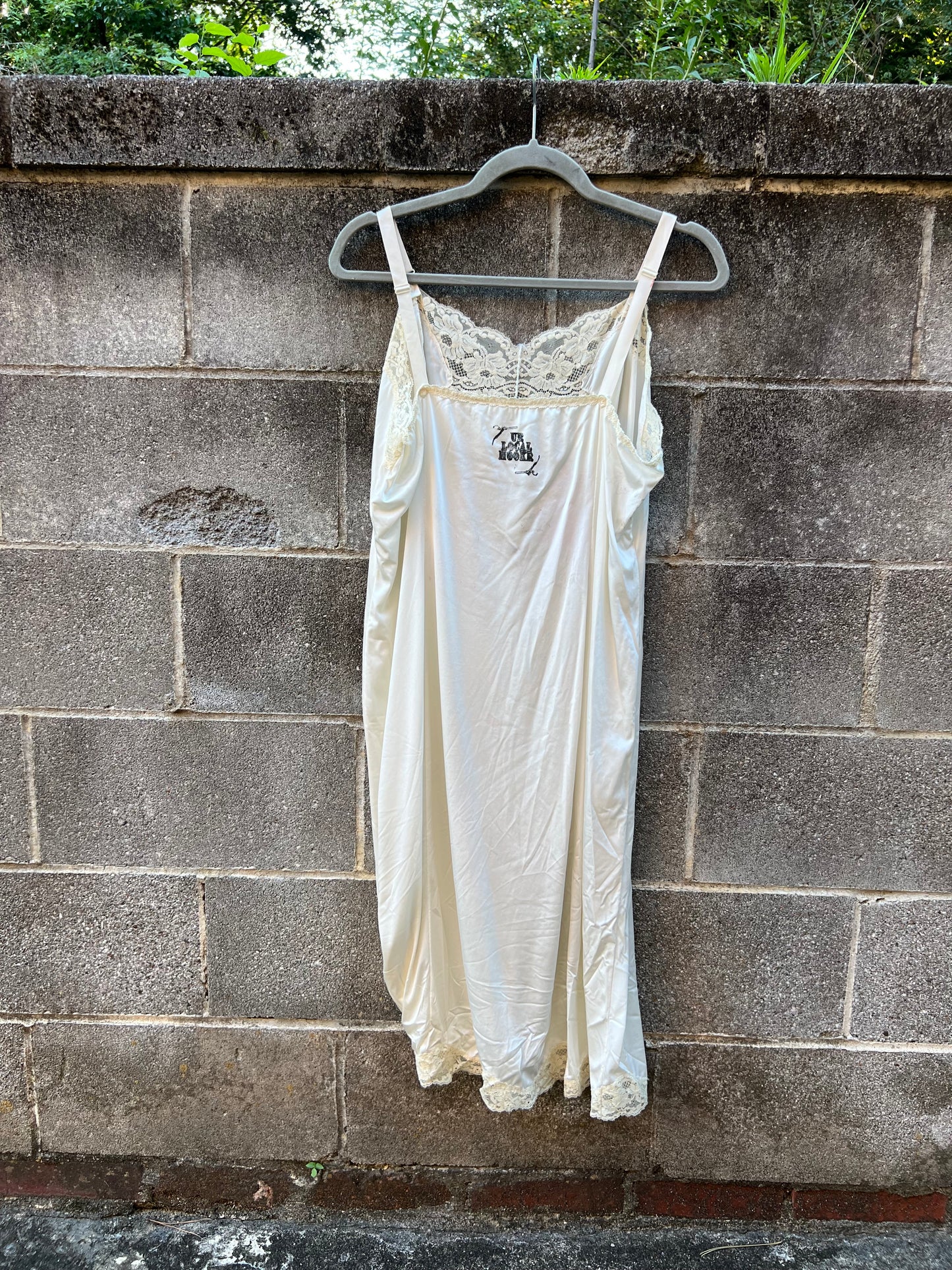 Go See Ethel Cain or the Devil Will Get You - Vintage Off-white Slip Dress