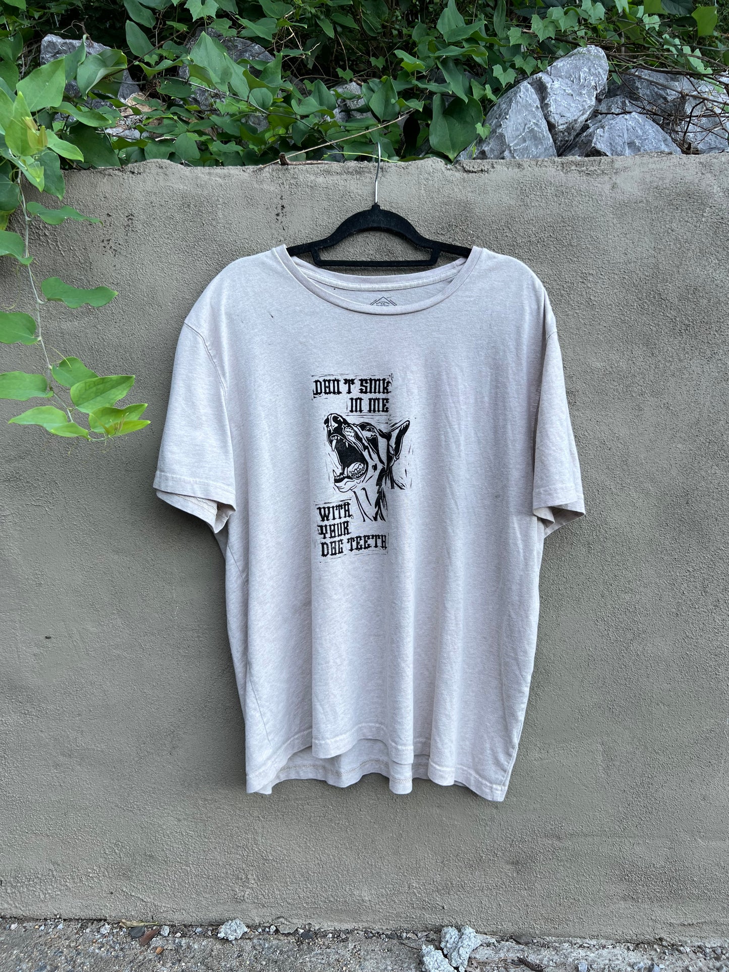 Dog Teeth - Off-White Tshirt