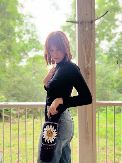 Water or Wine Bottle Purse - Purple Daisy